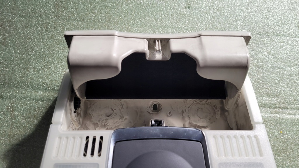 фото №4, Audi a6 c6 лампа потолочный салона 4f0947135n