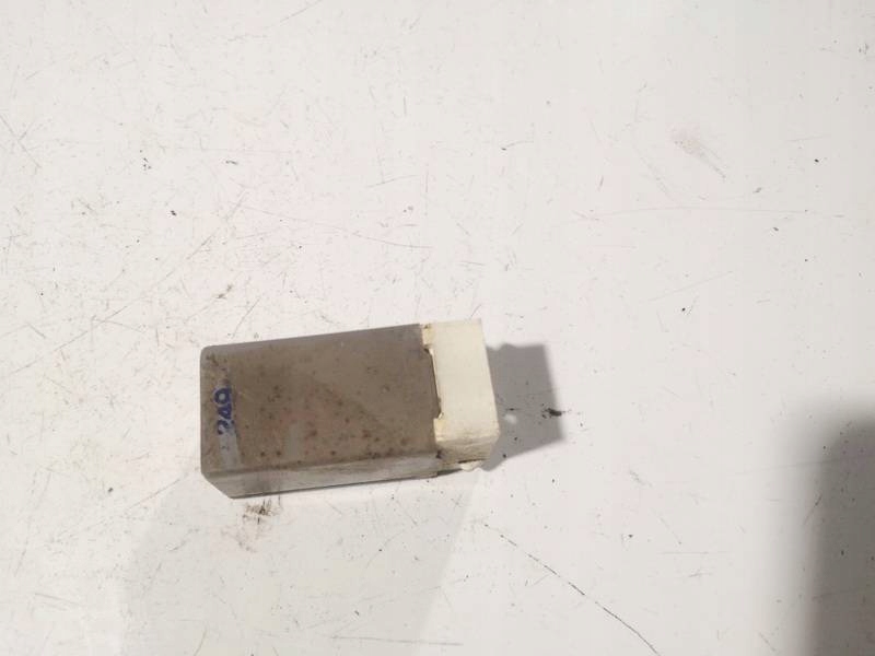 Купити Volvo v70 реле 1998 2.5l 9459847