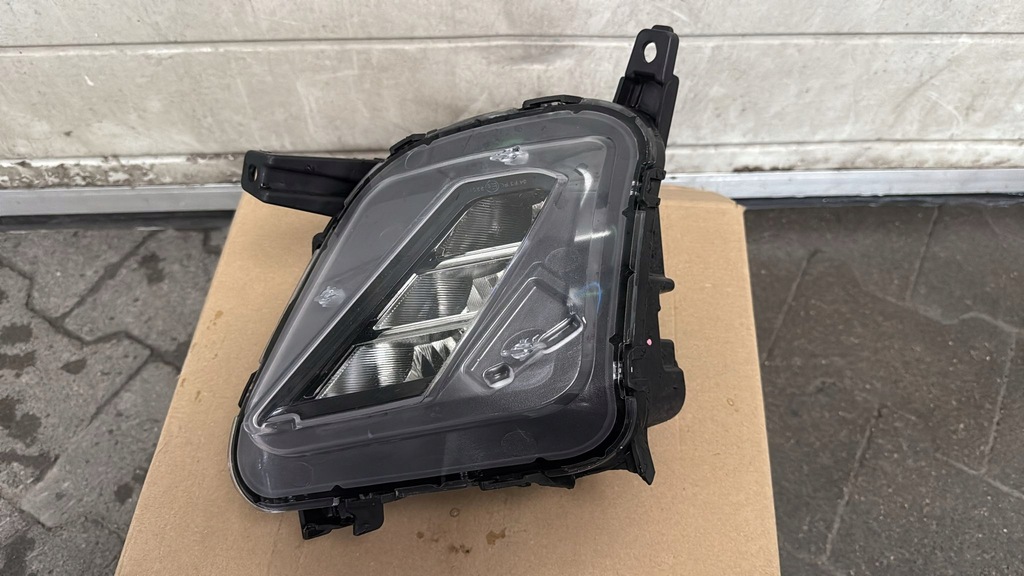 фото №1, Kia sportage 2021- противотуманная фара правый led