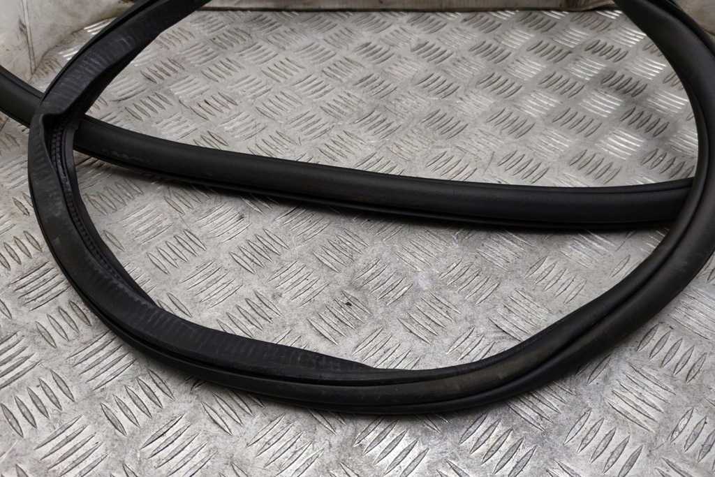 фото №7, Прокладка передніх лівих двері vw id.5 e39 11a867911b electric 150kw