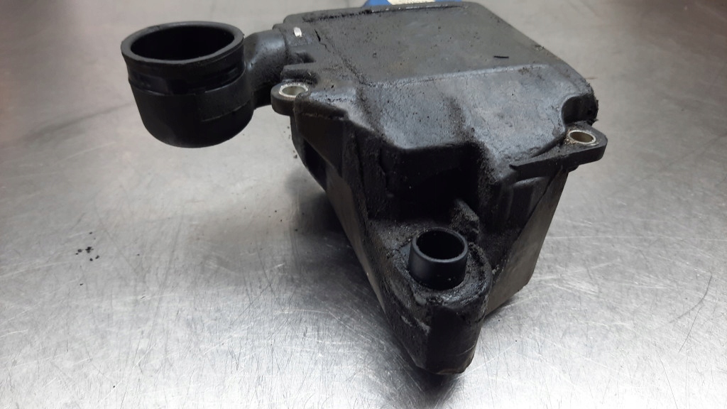 фото №7, Вентиляция картера масляная двигателя 8699157 volvo s60 v70 ii 2.4b