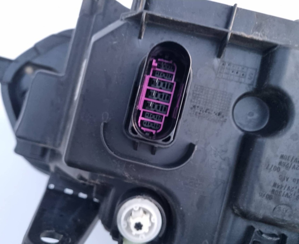 Renault megane v 23- e-tech ліва фара full led 260605490r гарний стан!!! Ціна