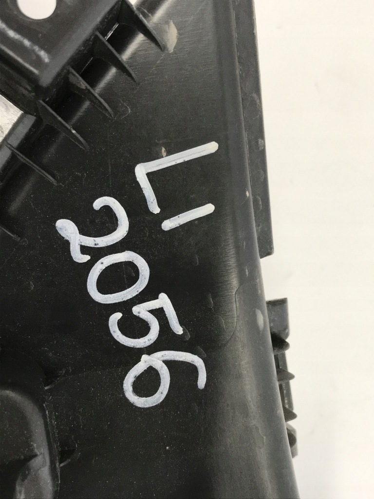 фото №12, Tesla y решітка середня бампера 1493759-00-a