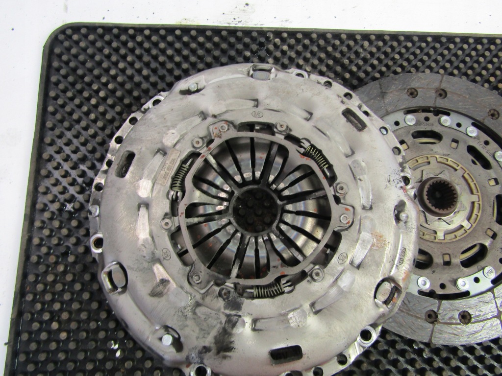 Ford mondeo mk3 прижим + диск сцепления 2,0tdci 130km fmba Недорого