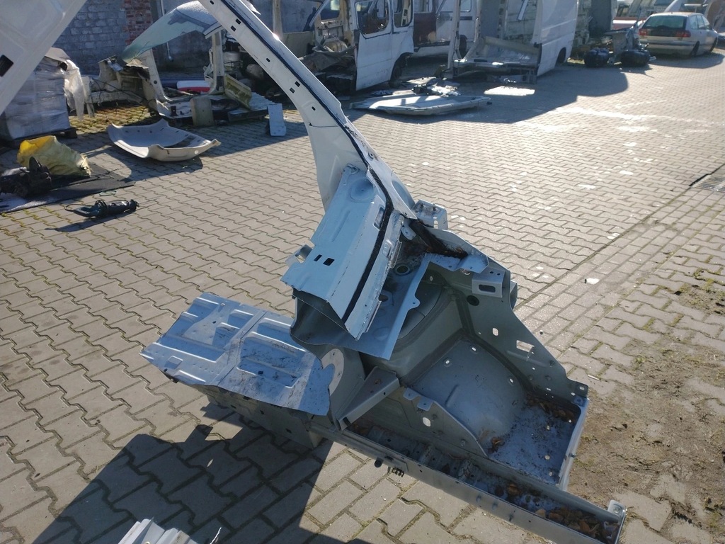 фото №2, Renault master iv 20-22 чверть ліва перед