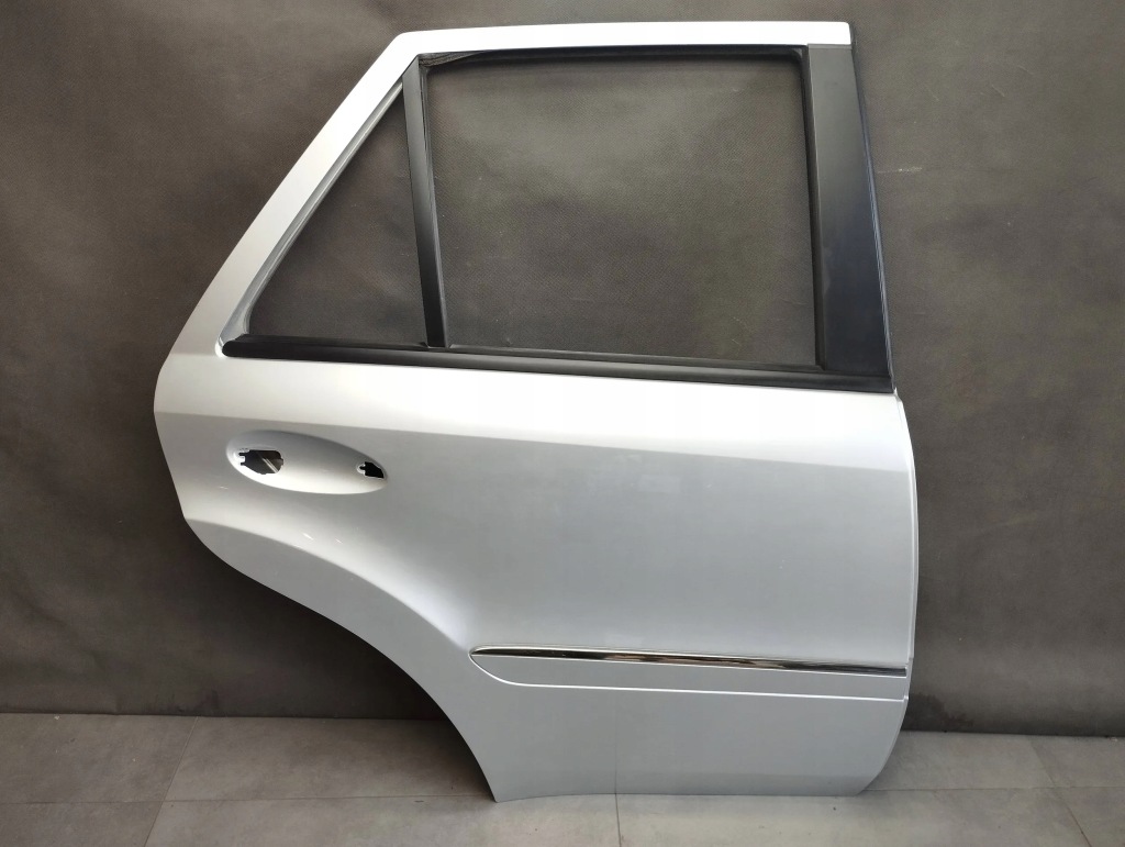фото №1, Mercedes ml w164 двері праве задня 775