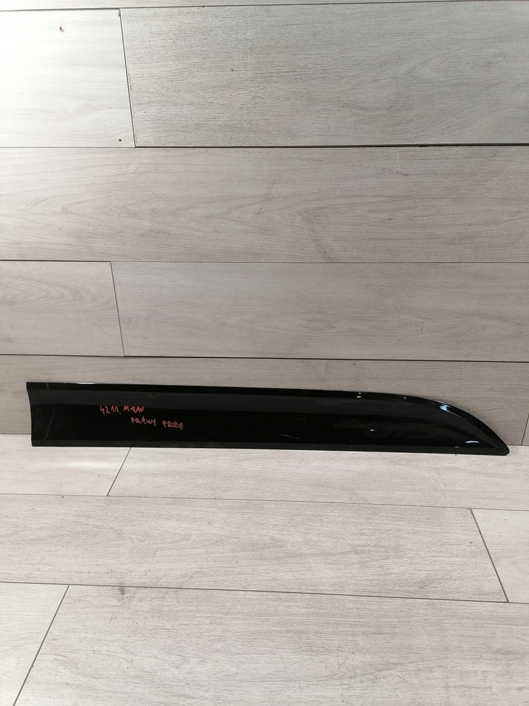 фото №1, Macan молдинг дверь правый перед 95b837890g