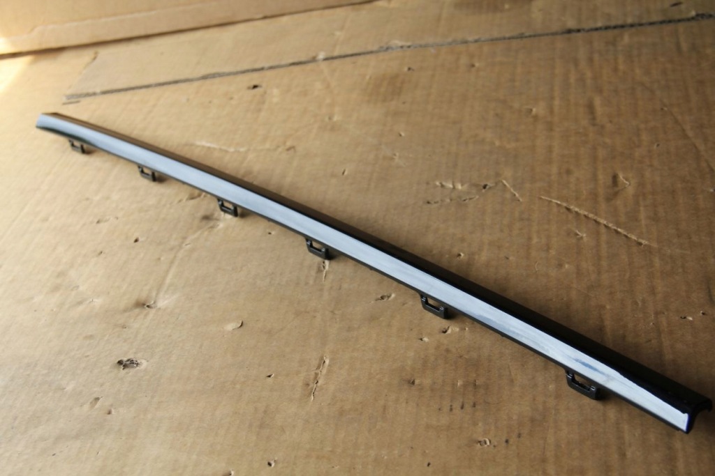 фото №1, Молдинг бампера решетка часть нижняя vw arteon lift 3g8807719a lc9x