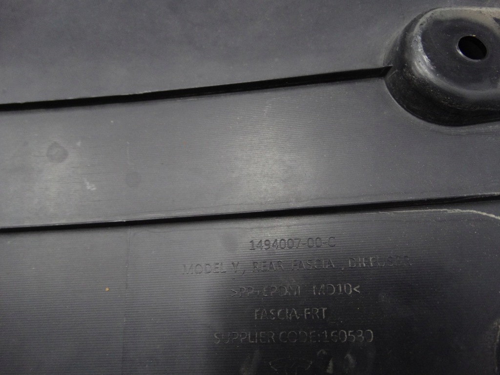 Tesla model y 2020+ бампер задний оригинальный 1487995-00-b Оригинал