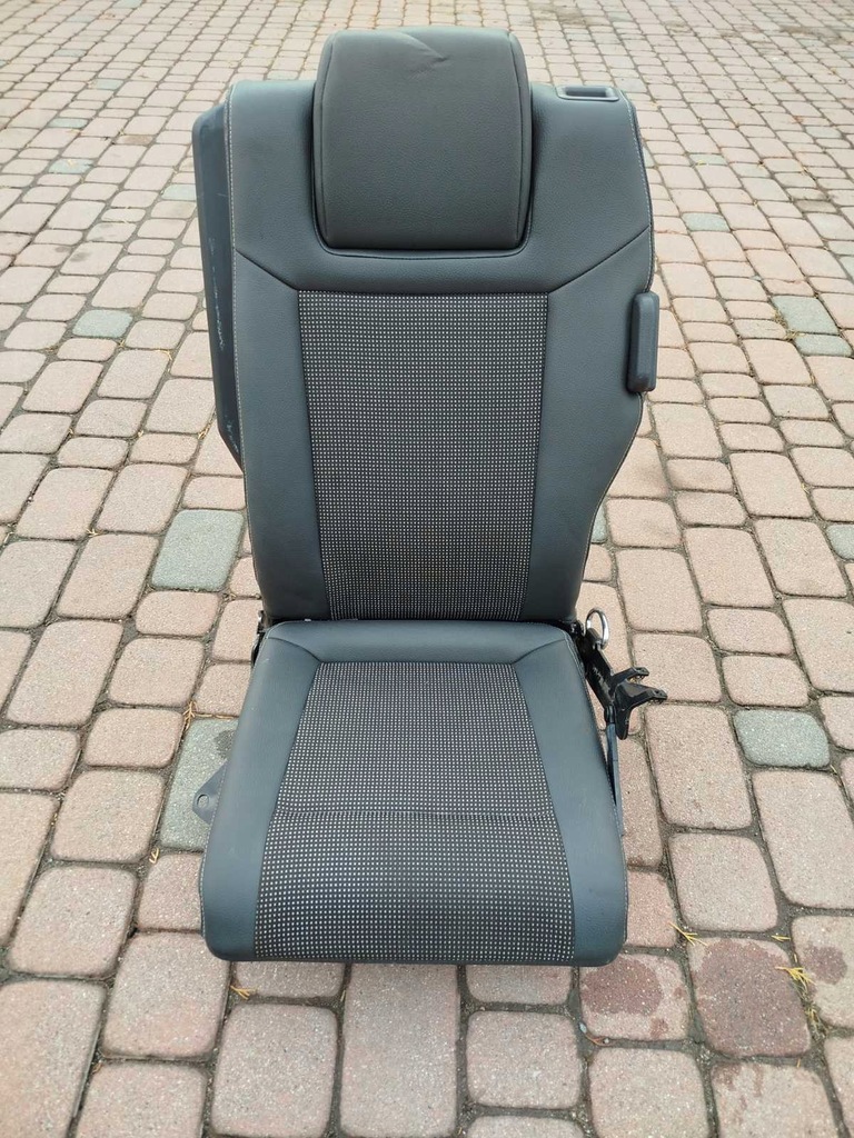 фото №15, Сиденья заднее сиденье комплект полукожа opel zafira b lift 7 местная