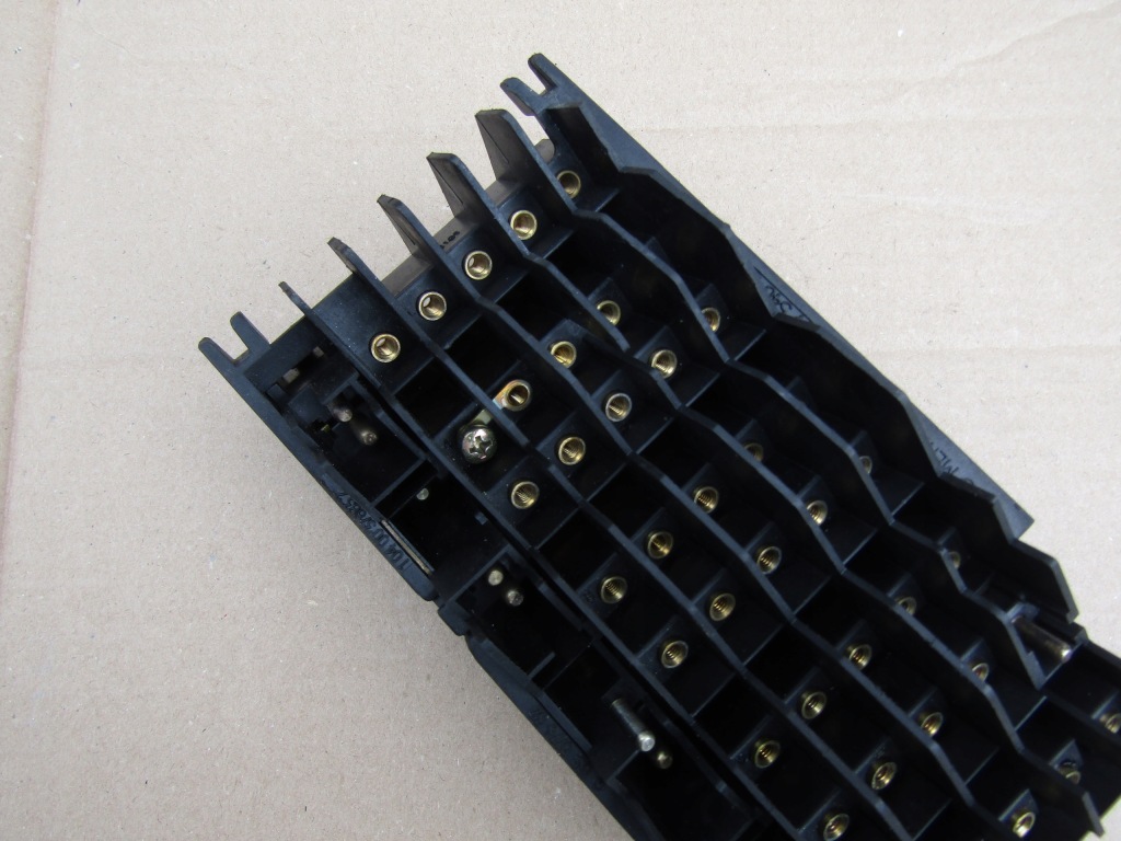 7 mercedes w124 коробка корпус предохранителей powiekszona Цена