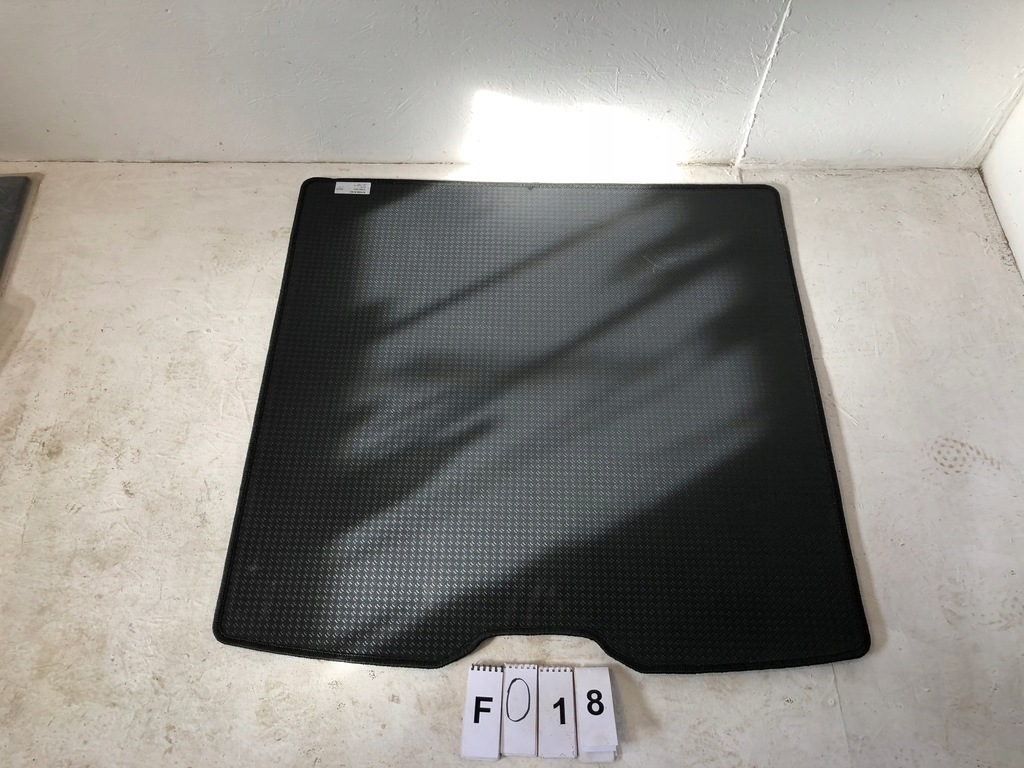 фото №11, Volvo v50 обшивка багажника