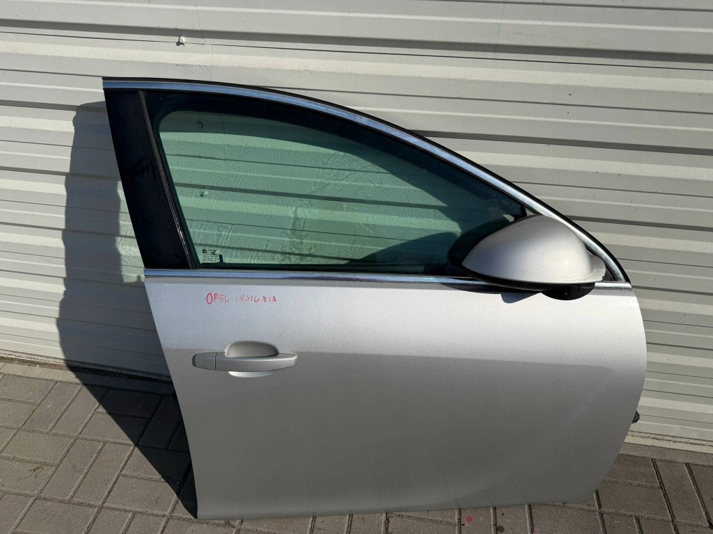 Дверь правая  перед правое передние opel insignia a универсал z176 европа с Разборки
