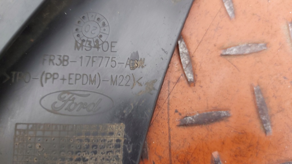 Накладка-спойлер накладка спойлер бампера перед ford mustang 15-18 с Разборки