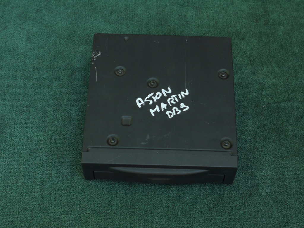 Купити Aston martin 9g43-37-10996