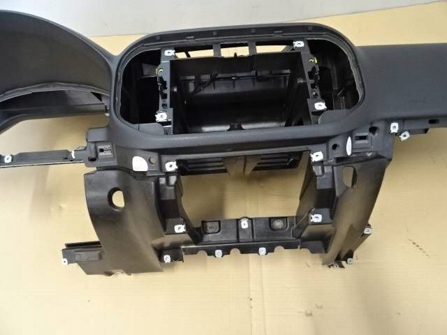 фото №9, Панель приладів консоль панель приладів vw golf v plus nr72