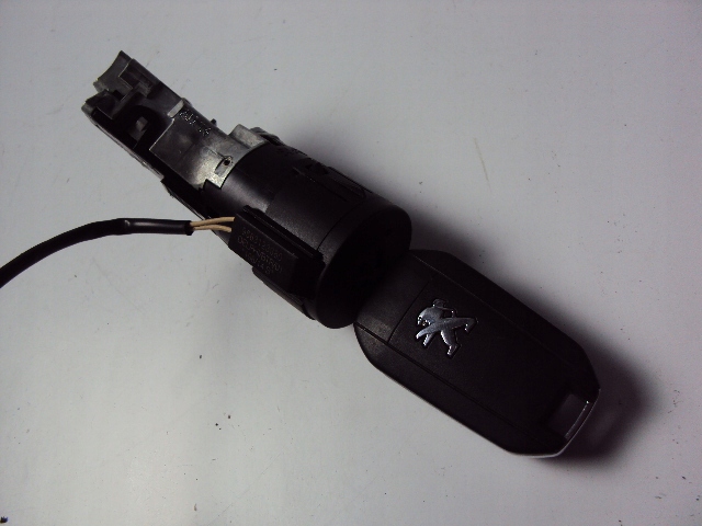 фото №3, Замок запалювання з ключ peugeot rifter