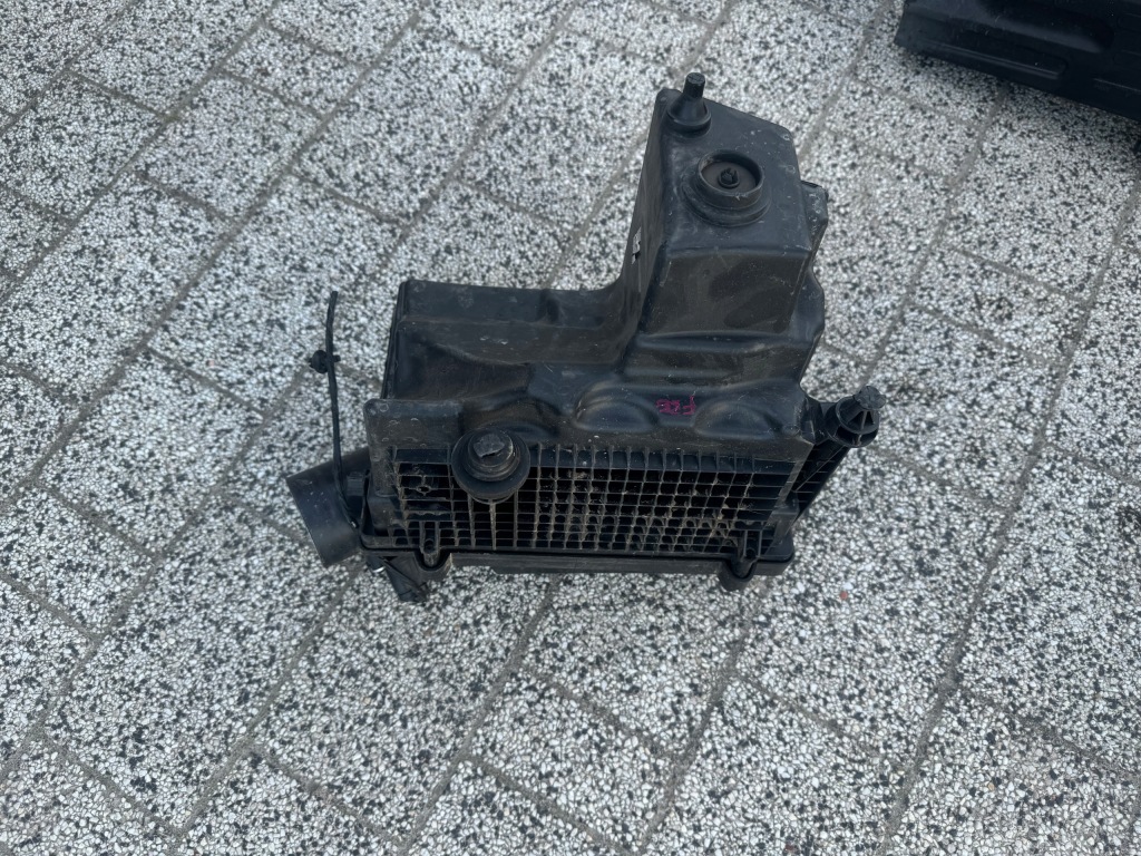 фото №1, Land rover оригінальний номер 6g92-9600 корпус фільтра повітря