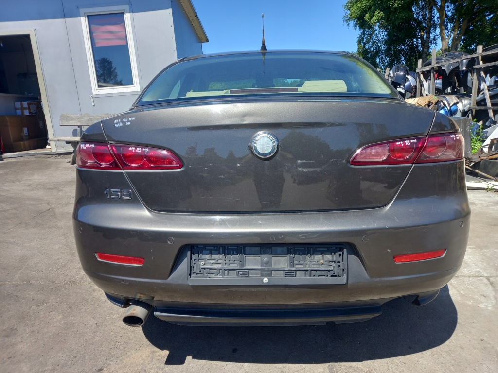 Alfa romeo 159 sedan крышка багажника багажника код лакокрасочного покрытия 568/a Недорого