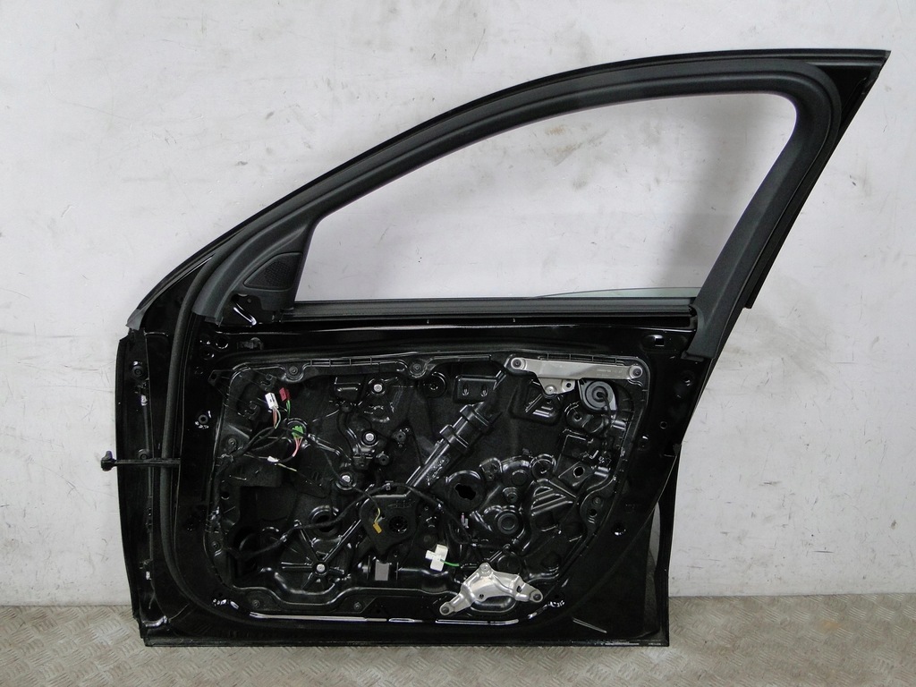 фото №14, Двері перед mercedes c klasa w206 a2067227900 a2067228000 cena za 1 штука