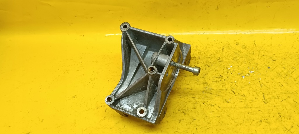 фото №10, Кронштейн генератора peugeot 307 2,0hdi 9636301380