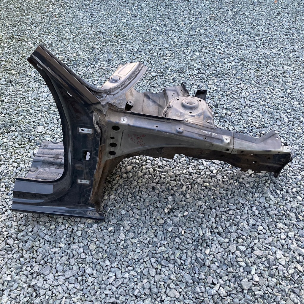 фото №1, Audi a3 8v 2012 - hb / sb четверть подкрылок лонжерон правая перед lz9y