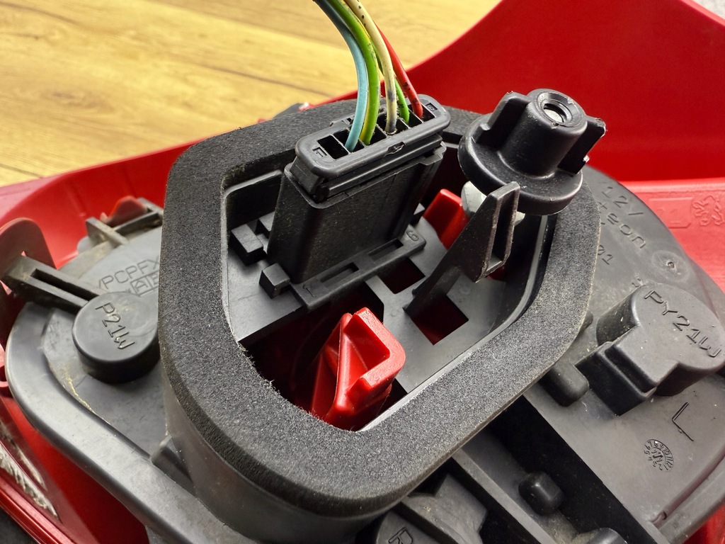 фото №11, Лампа задняя задняя левая peugeot 208 i eu org led - комплектная