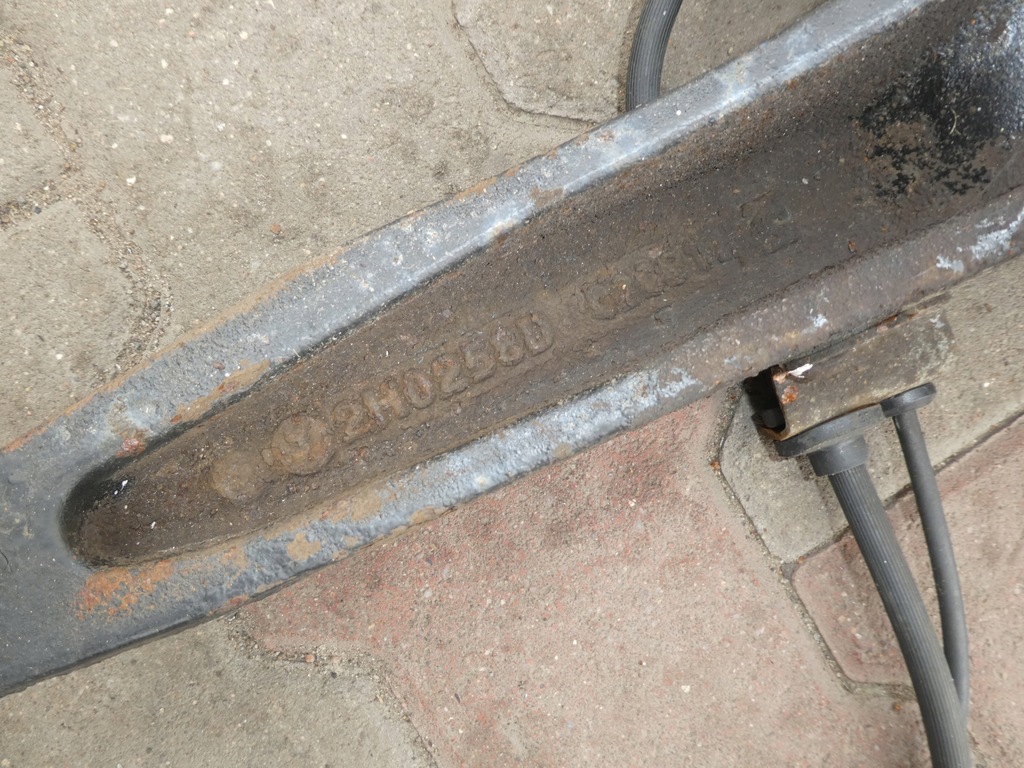 фото №6, Поворотный кулак перед правая vw amarok 2h0256d