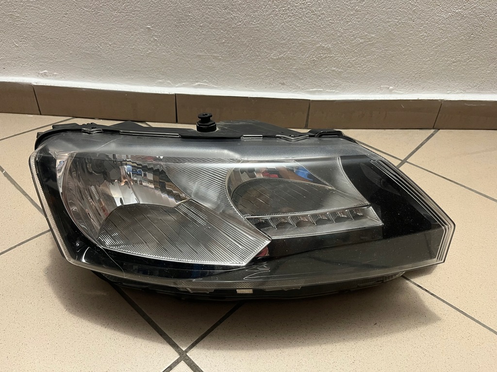 фото №1, Skoda rapid lift 5jb 17- лампа передня перед права 5jb941016b