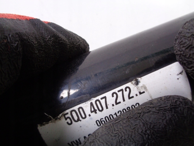 Приводной вал правый  перед vw golf vii 2.0 tdi 2014- Оригинал