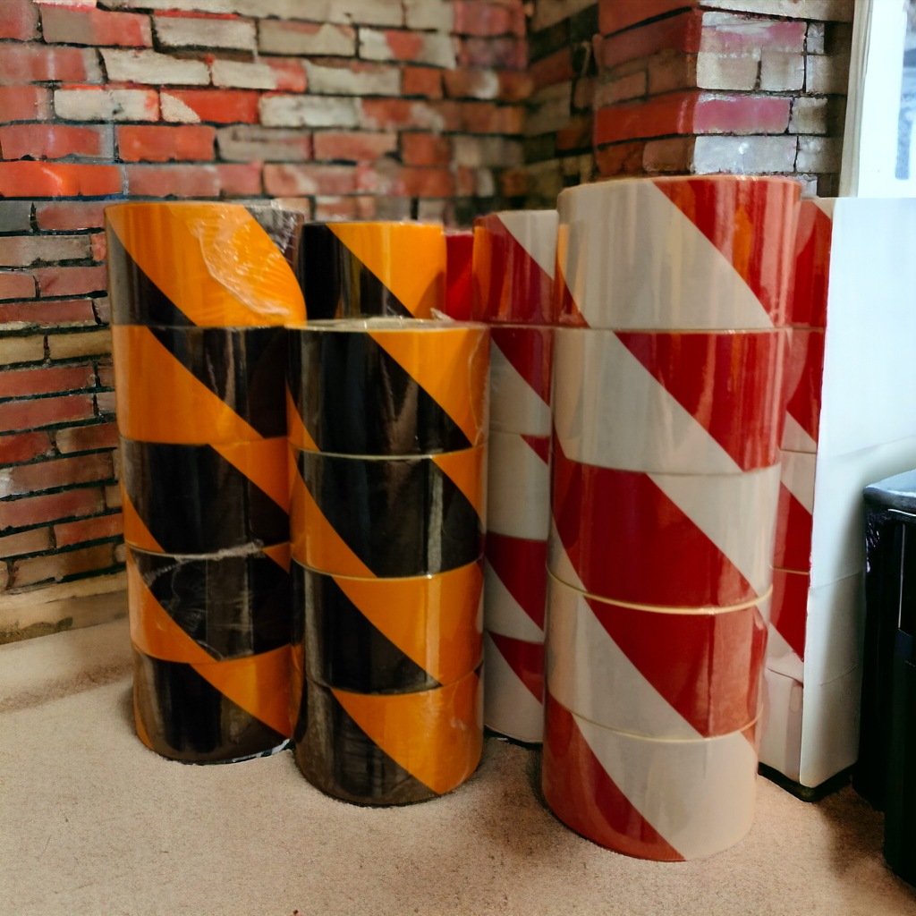 фото №16, Лента отражающая гладкая ступени отражатель 5m стойки гараж порог biało czerwona