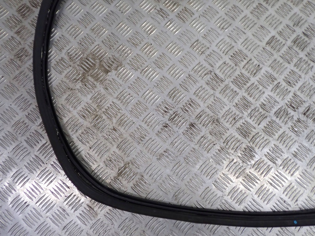 фото №9, Прокладка крышки багажника volvo v70 задняя