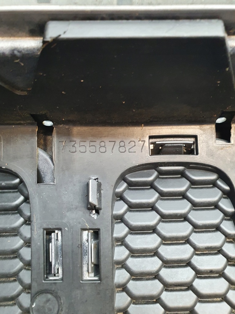 фото №11, Решётка радиатора jeep renegade 2014-2018