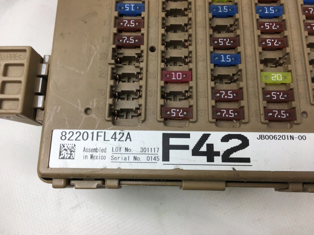 фото №5, Subaru impreza 17- коробка предохранитель 82201fl42a