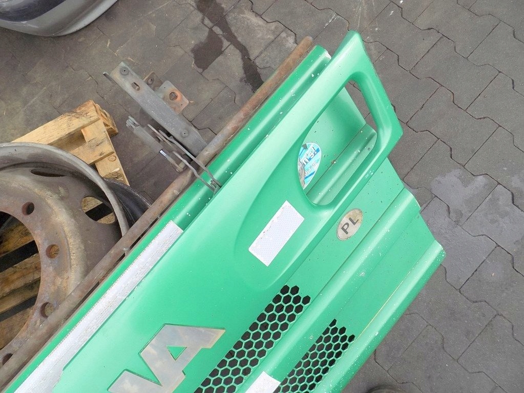 Scania 124l 03r капот решітка  решітка радіатора в Україні