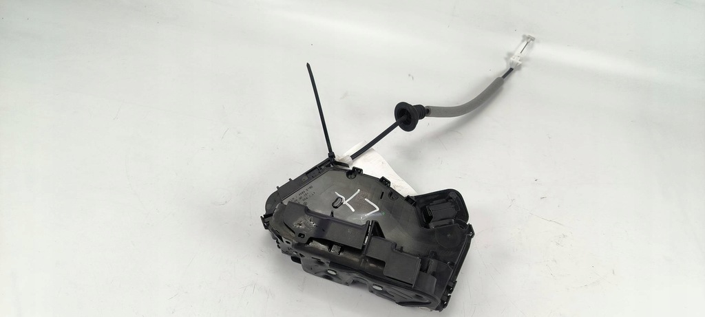 фото №1, Замок дверь lt 45830180 skoda octavia iii