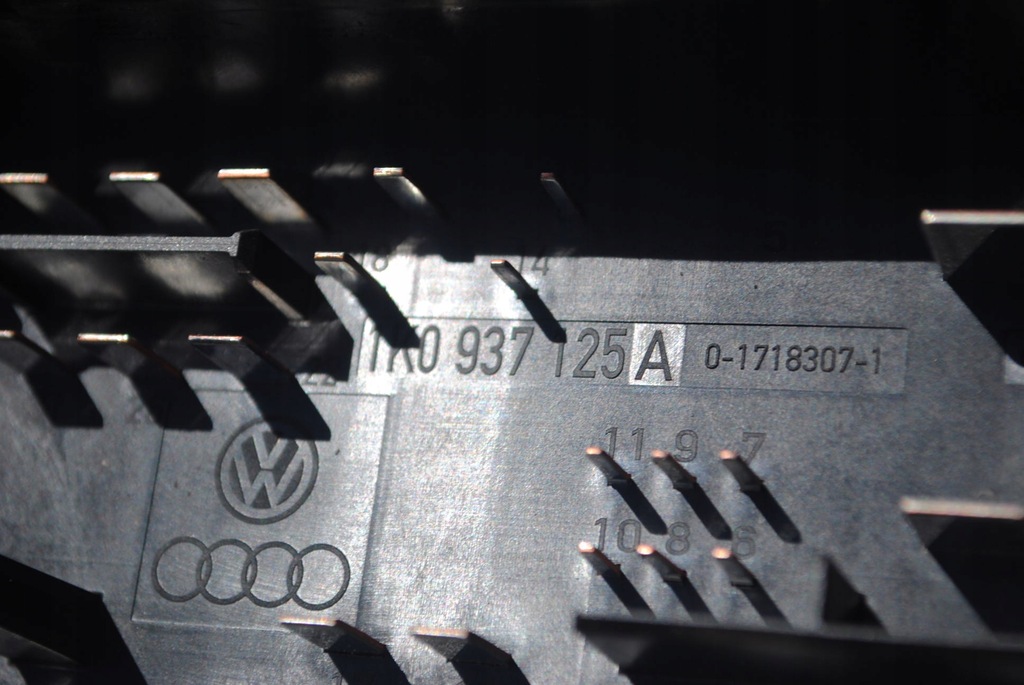 фото №5, Коробка запобіжників 1k0937125a vw eos 2.0 tdi