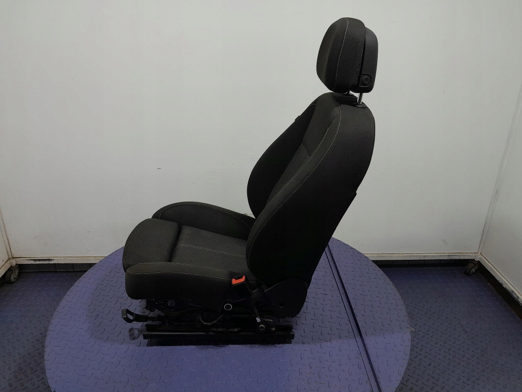 Opel astra iv j рестайлінг  сидіння правий передній пасажира європа Київ