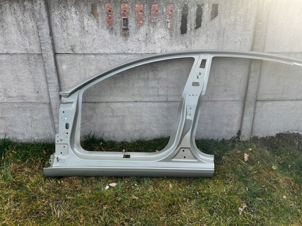 Купити Tesla 3 highland model поріг ліва обшивка поріг ліва 1779681-00-b