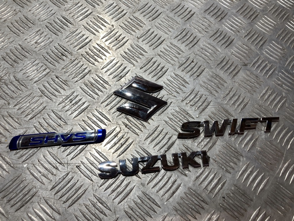 фото №1, Эмблема крышки багажника комплект suzuki swift mk8 17-