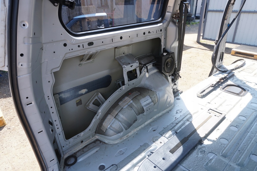 фото №10, Hyundai i800 h1 крыло задний правый левый pas задний пол 2009r mcl крыша