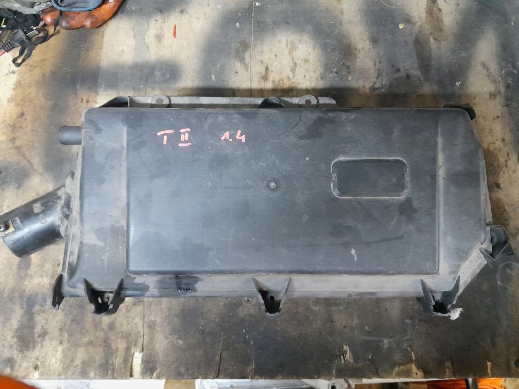 фото №1, Корпус фильтра воздуха golf iv toledo ii 1.4