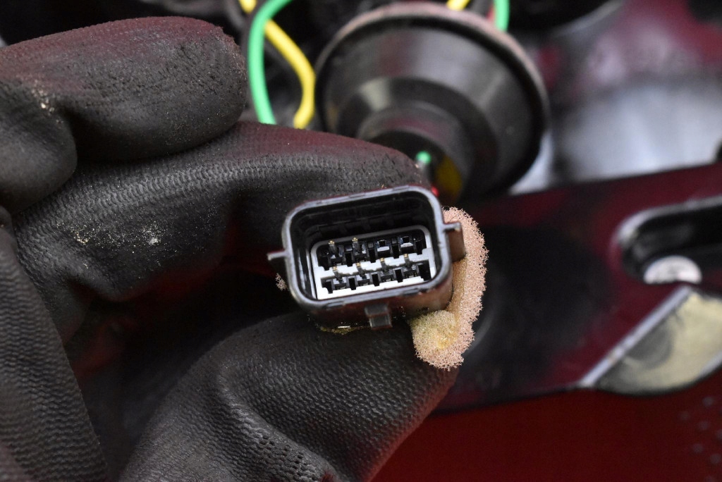 фото №10, Лампа правая задняя задняя 265507370r dacia spring 21-