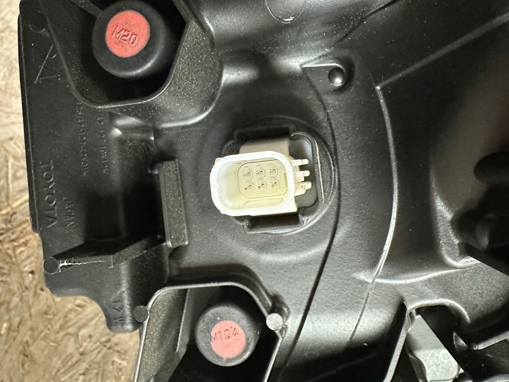 фото №8, Лампа левая передняя toyota bz4x левый перед led