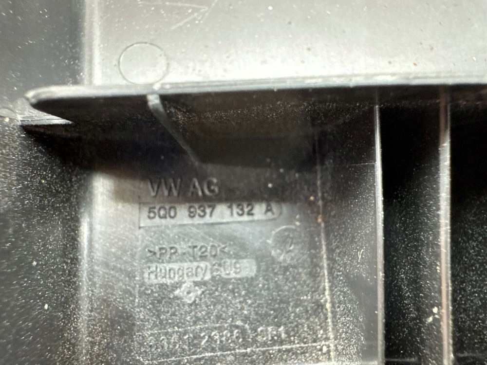 Audi a3 s3 8v 2015 кришка запобіжників Доставка