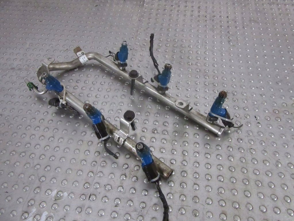 фото №13, Chrysler pacifica i 3.5i молдинг упорскування форсунки kpl