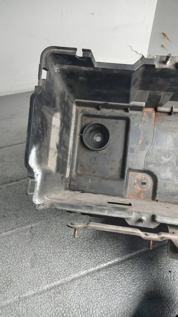 фото №7, Корпус акумулятор mazda 5