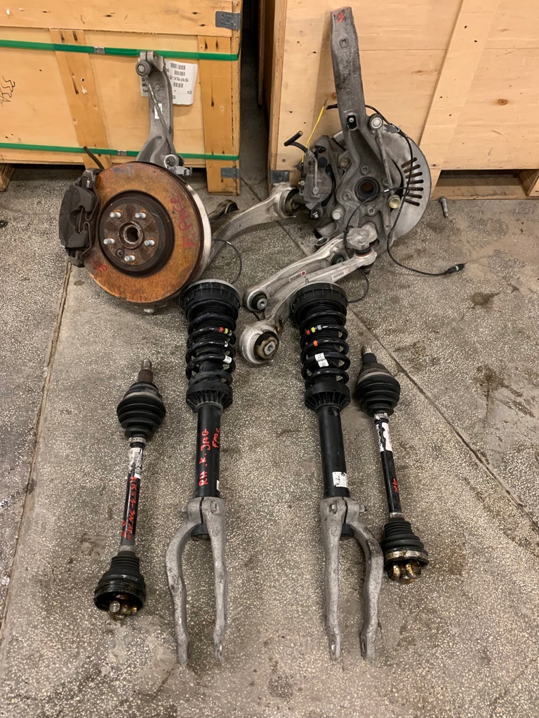 фото №1, F-pace x761 левая поворотный кулак амортизатор рычаг