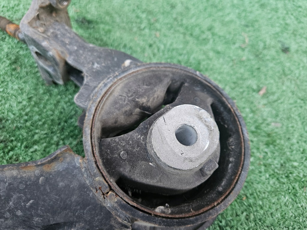 фото №4, Кронштейн подушка двигуна задня toyota corolla verso ii 2.0 d4d