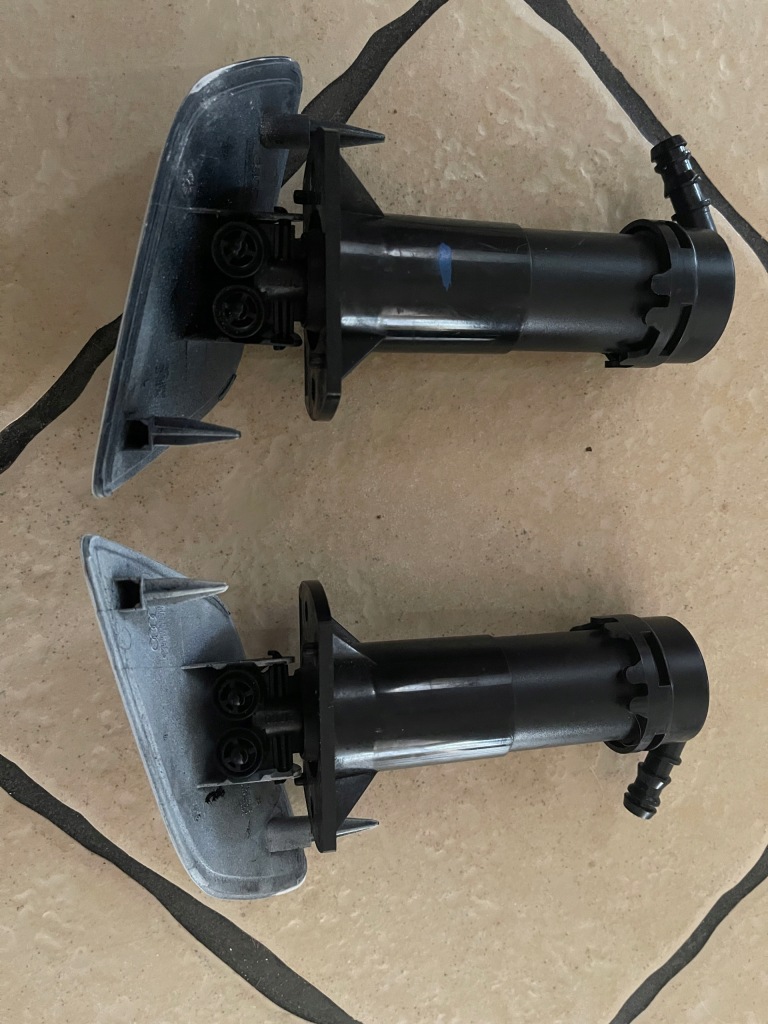 фото №1, Audi q7 mod 2011 омыватель лампы оригинал